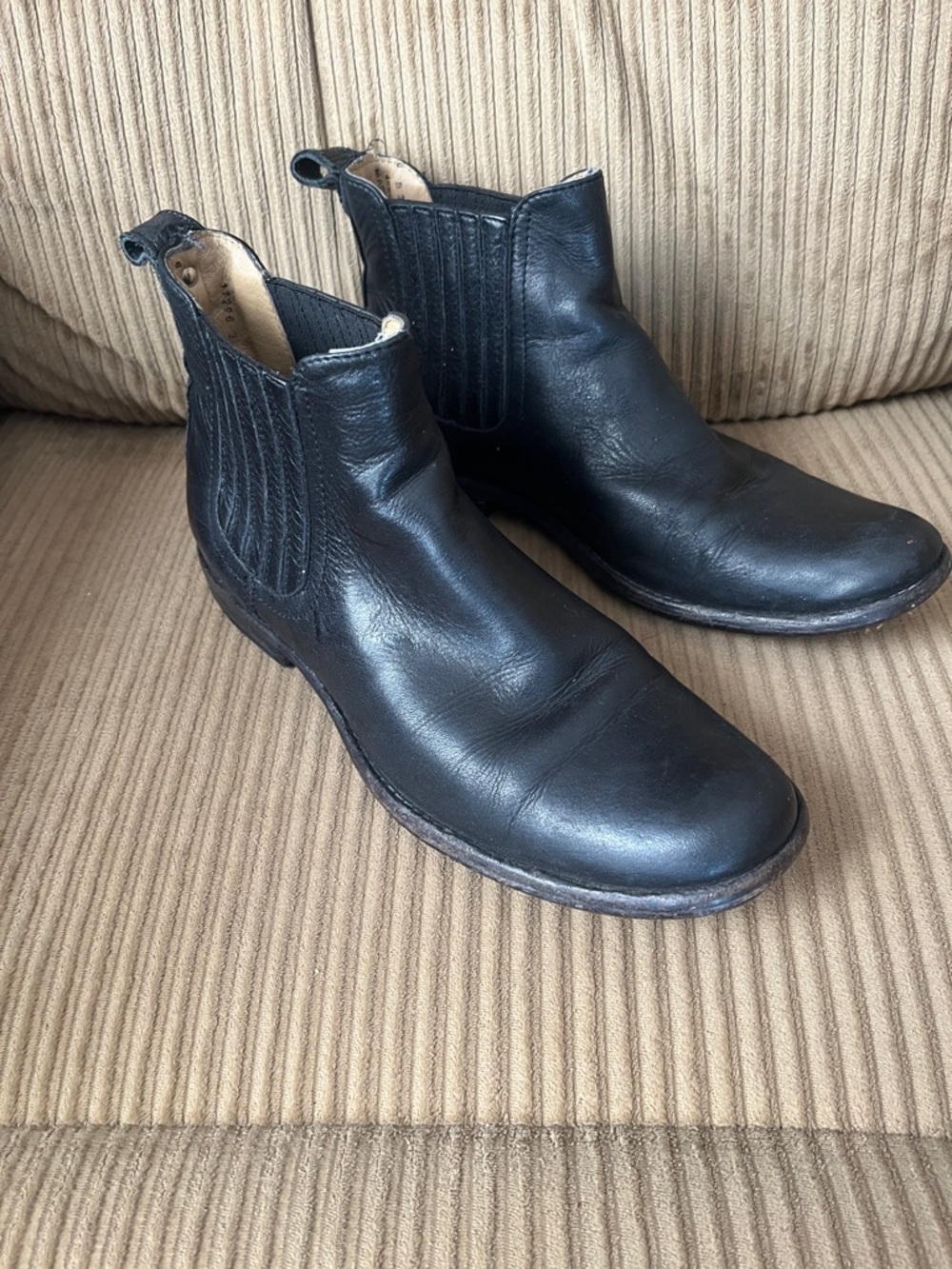 Womens Frye Black Leather Chelsea Boots